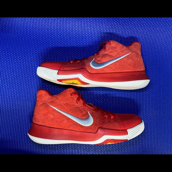 SOLD‼️  Kyrie 3 “University Red” (GS) - Picture 7 of 13